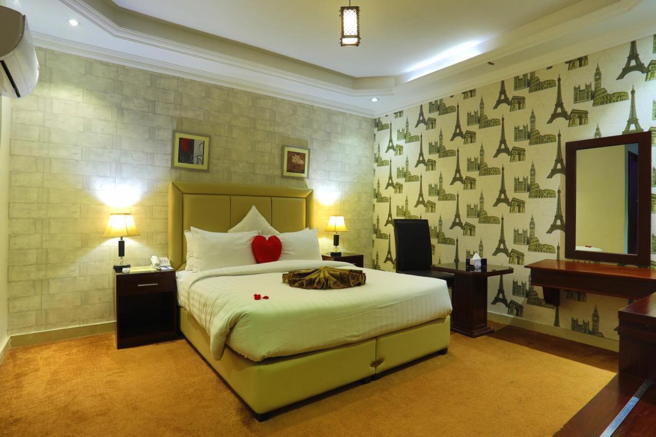Rachna Hotel Gujranwala Exterior foto